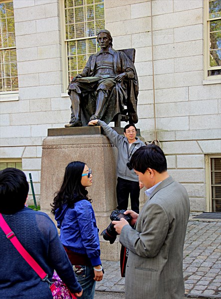 023-Памятник Джону Гарварду